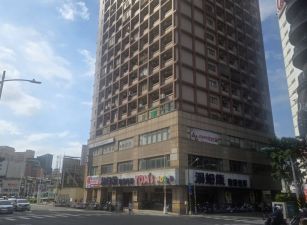 專「世紀星鑽」◎三多捷運百貨◎陽台套房