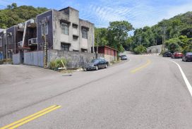 臨路邊間透天厝