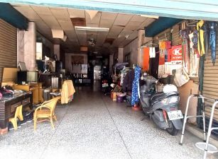 岡山|明星國小對面|超大地坪店面|買地送厝