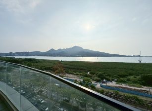 獨家專售。正面河景海納川名邸。誠。價格可談