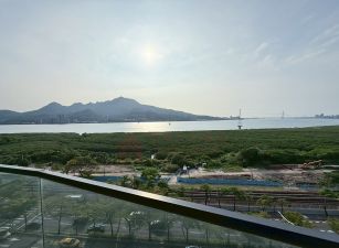 獨家專售。正面河景海納川名邸。誠。價格可談