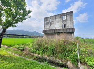 礁溪山多利旁大路邊農舍-21世紀*游力暟