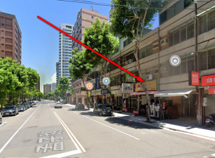 左營區孟子路透天店面，近國中，國小，捷運站