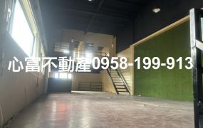仁德交流道旁雙面臨路店面廠房出租