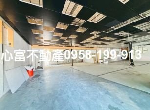 仁武交流道旁廠房8米路上