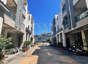 宜市交流道旁四套房透天別墅-21世紀*游力暟