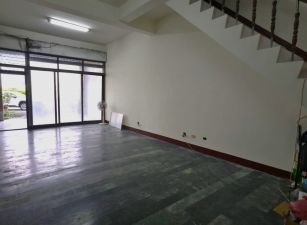 屏東萬丹~4米面寬~4樓店住|臨路20米|