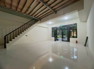 左營海青工商附近全新1樓+夾店住