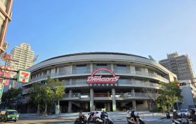 民富街棒球場臨路金透店