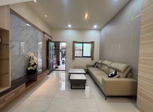 瑞隆商圈輕軌捷運站翻新騎樓美透天