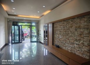 租賃-正中安路上公司林立,亮眼透天店面