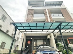 岡山台一線/臨路大地坪/裝潢超美雙車墅