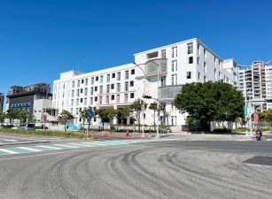 獨家專租｜髮廊、美甲、烘培、挑高金店面