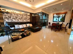 美術館特區中高樓層陽台進出四房平移車位