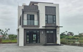 永慶許書豪★冬山國五旁全新五套房電梯農舍