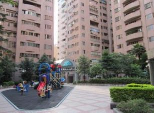 藝文特區孔雀皇朝庭院四房+雙車位