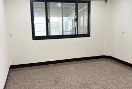 信義國小壹樓+前院停車