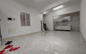 屏東市中心築夢空間車庫透天