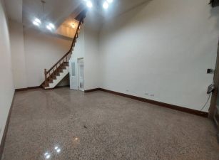 東港夜市蛋黃商圈1+2+3店住