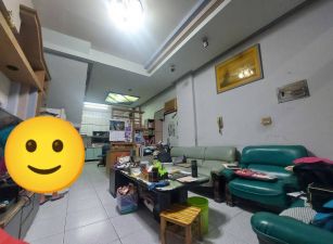 屏東市中心博愛臨路黃金店住