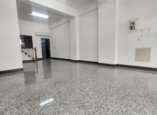 麟洛警察局$蛋黃區$亮眼黃金新店住