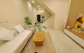 鳳山行政中心正義車站精美車庫透天