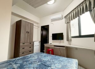 成功路角間電梯套房