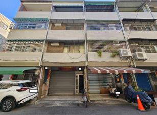 輕軌機廠站樂群國小正街上懷舊透天