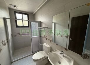 近園區旁邊間全新美墅