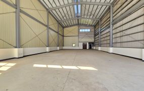 龍潭交流道全新鋼構廠房