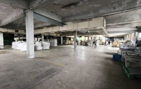 內壢交流道旁大面積廠房