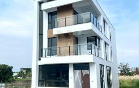 冬山義成區百坪電梯農舍-21世紀*游力暟