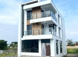 冬山義成區百坪電梯農舍-21世紀*游力暟