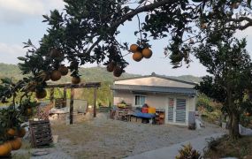 峨嵋河背景觀資材室美農園