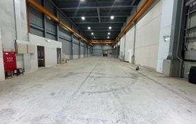 工業區挑高天車廠房