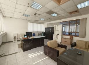 前鎮商辦大樓+平車