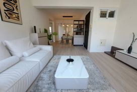 鹽埕大舞台商圈輕軌C16站公寓五樓