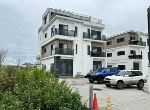 永慶許書豪★羅東近高速公路合法雙併電梯農舍