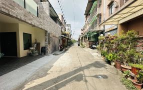 體育園區【前院停車】美透天~ 歡迎預約看屋...