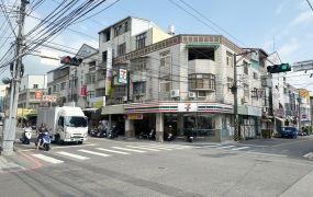 甲后商圈7-11旁美透天