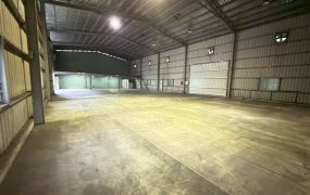 琪琪🐝推~近台65快速道路泰山捷運交流道旁倉庫廠房