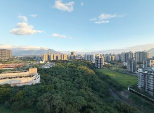 獨家專租。理想家「學區正對面｜溫馨簡潔三房」