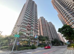 專租。台北灣「平面大車位」