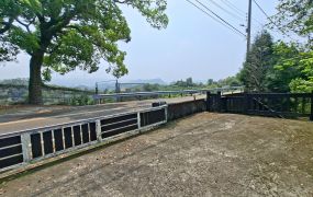 新竹縣峨嵋鄉｜映湖休閒莊園｜400.2坪｜售價460萬