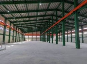 台中工業區內挑高可廠登天車廠房