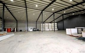 近楊梅校前交流道挑高鋼構碼頭廠房