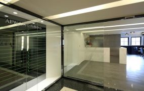 精選黃金地段辦公室、交通便捷，專屬個人工作室出租