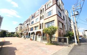 ☆歸仁國小邊間透天雙車墅