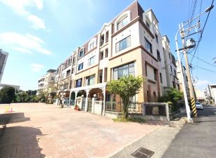 ☆歸仁國小邊間透天雙車墅