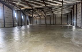 琪琪🐝推~近台15線崙坪工業區挑高雙面倉庫廠房~可分租